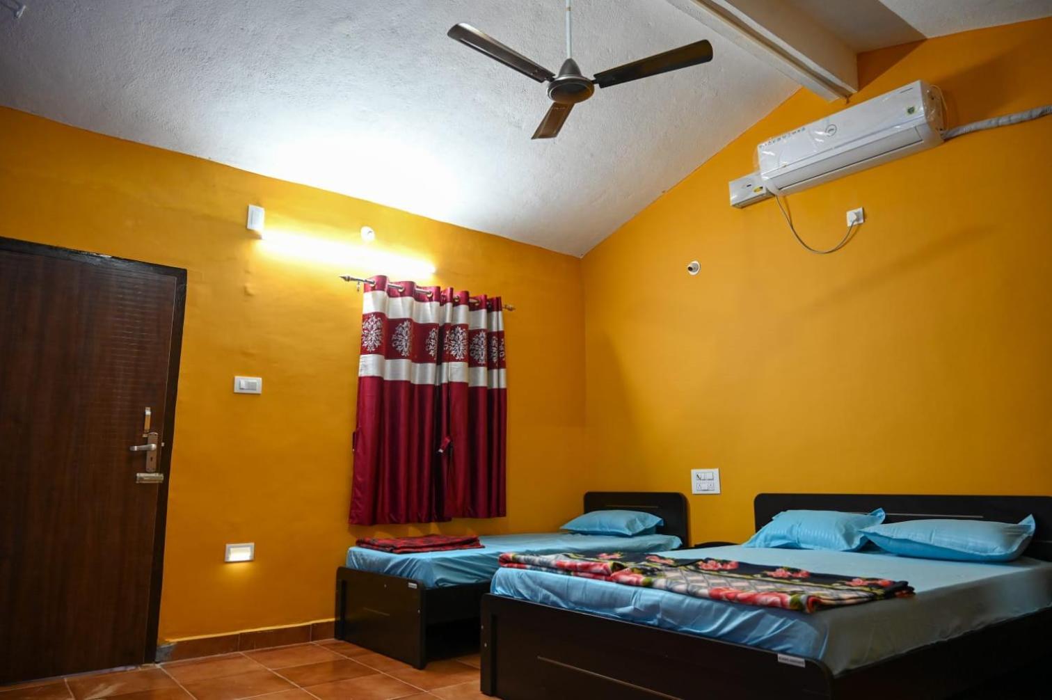 The Shadaxari Nilaya Hotel Gokarna  Buitenkant foto